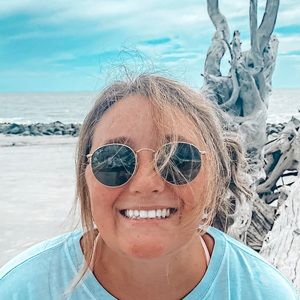 Meet your Posher, Nikiana